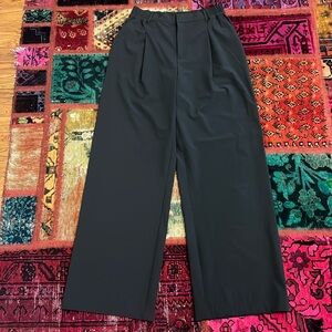 Like New Alo Yoga High-Waist Pursuit Trousers, size small